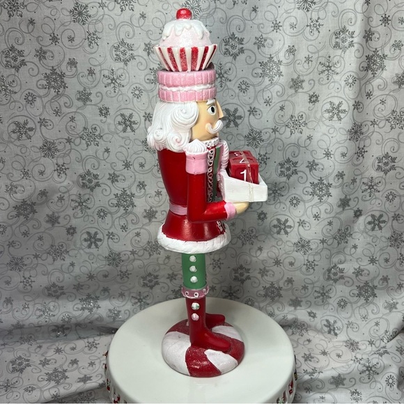 Sweet Treat Bakery Cupcake Soldier Nutcracker Countdown To Christmas Calendar - Picture 4 of 12